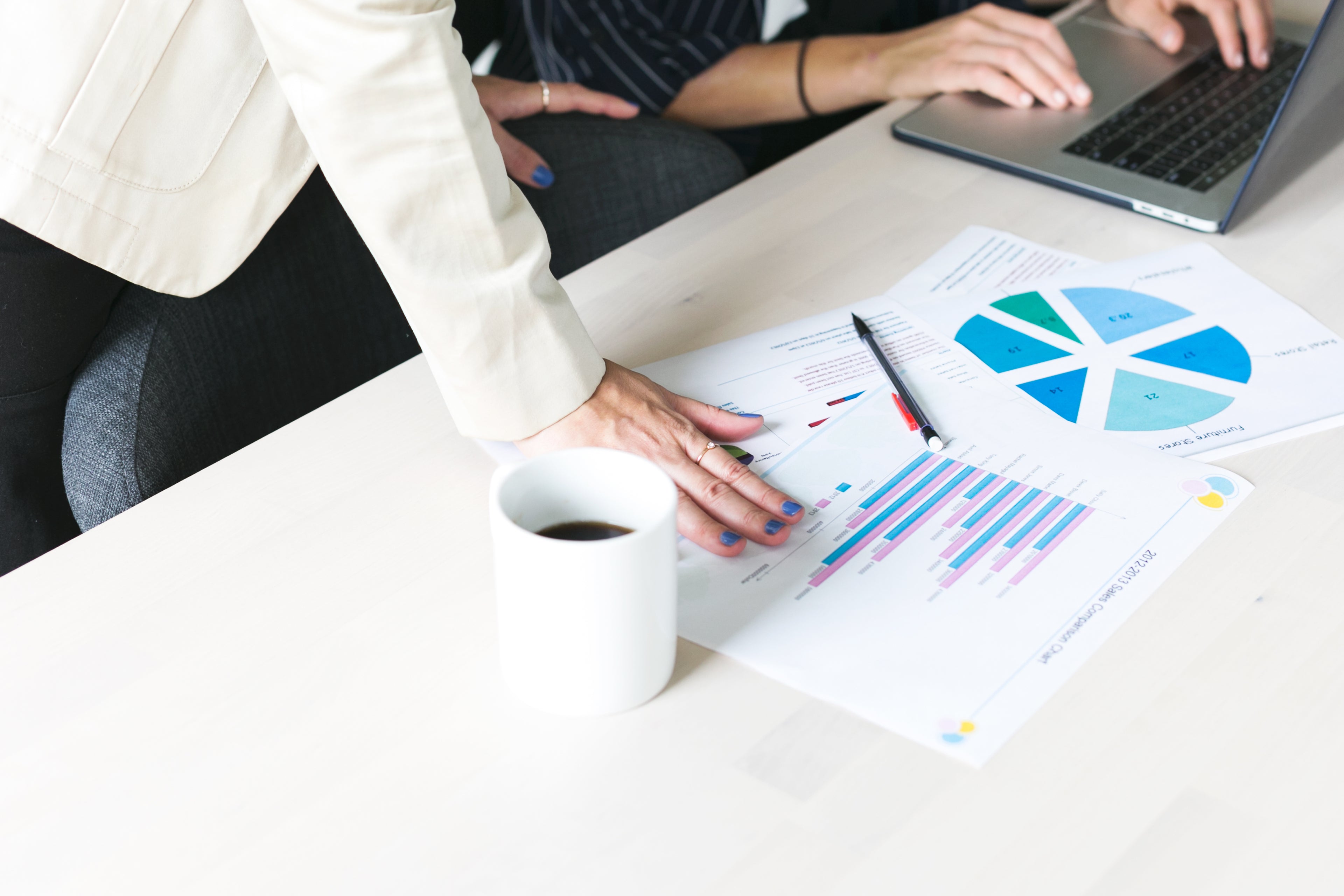 Supply chain data review and chart analysis meeting
Collaborative planning session with procurement analytics
Effective communication and data presentation in a business meeting
Consulting and advising based on detailed market analysis